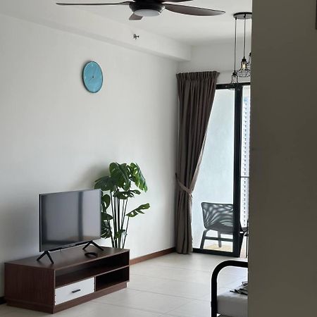 The Landmark Comfort Relax Spacious Sea View By Iz Tanjung Tokong Exterior photo