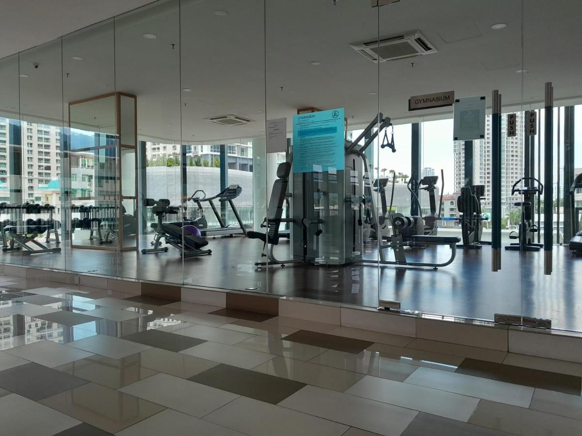 The Landmark Comfort Relax Spacious Sea View By Iz Tanjung Tokong Exterior photo