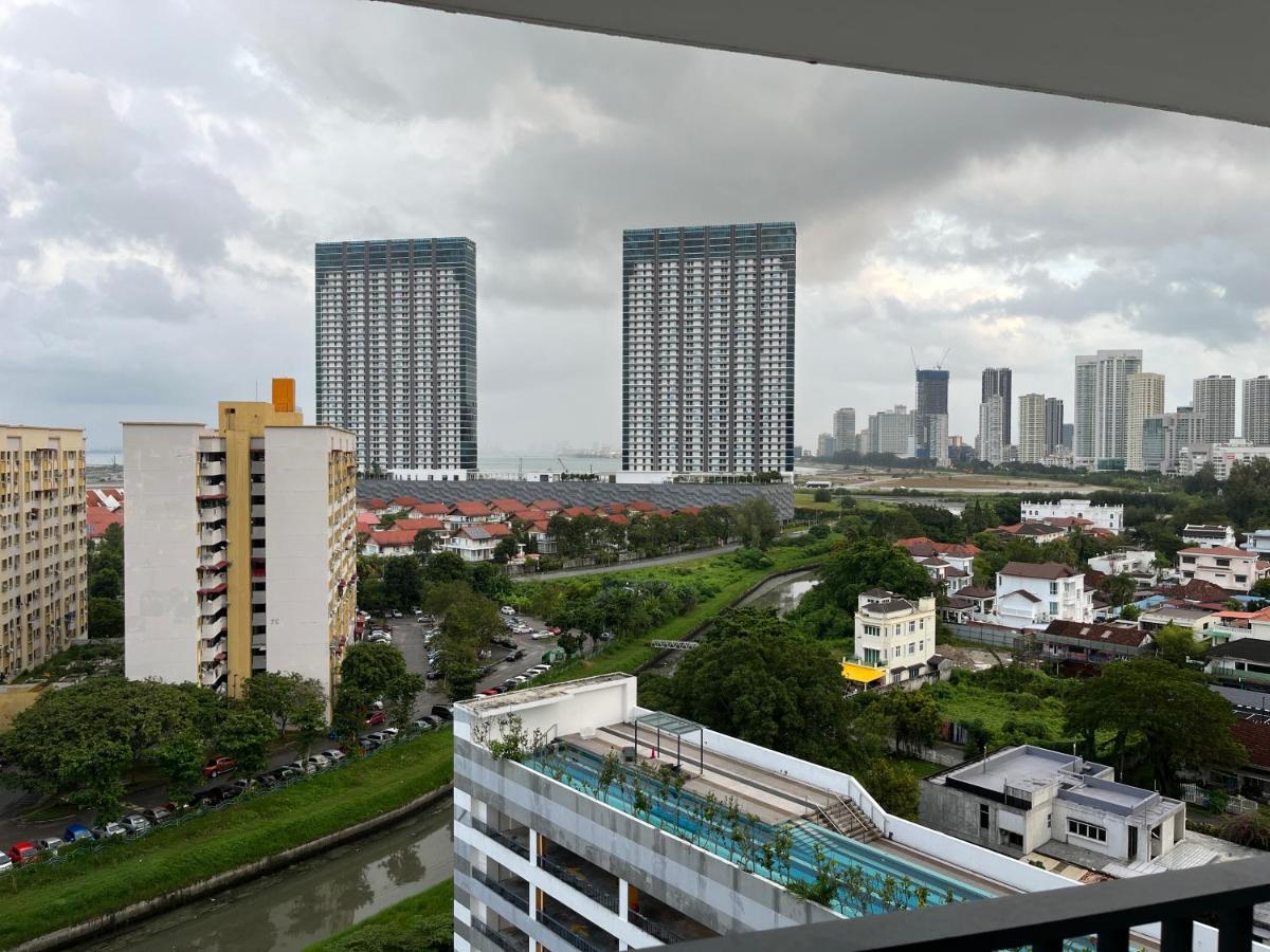 The Landmark Comfort Relax Spacious Sea View By Iz Tanjung Tokong Exterior photo