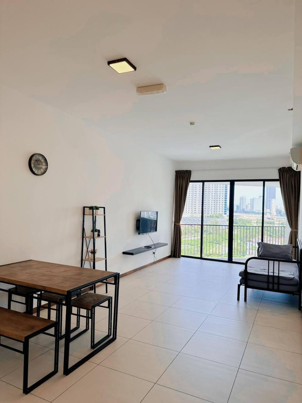 The Landmark Comfort Relax Spacious Sea View By Iz Tanjung Tokong Exterior photo