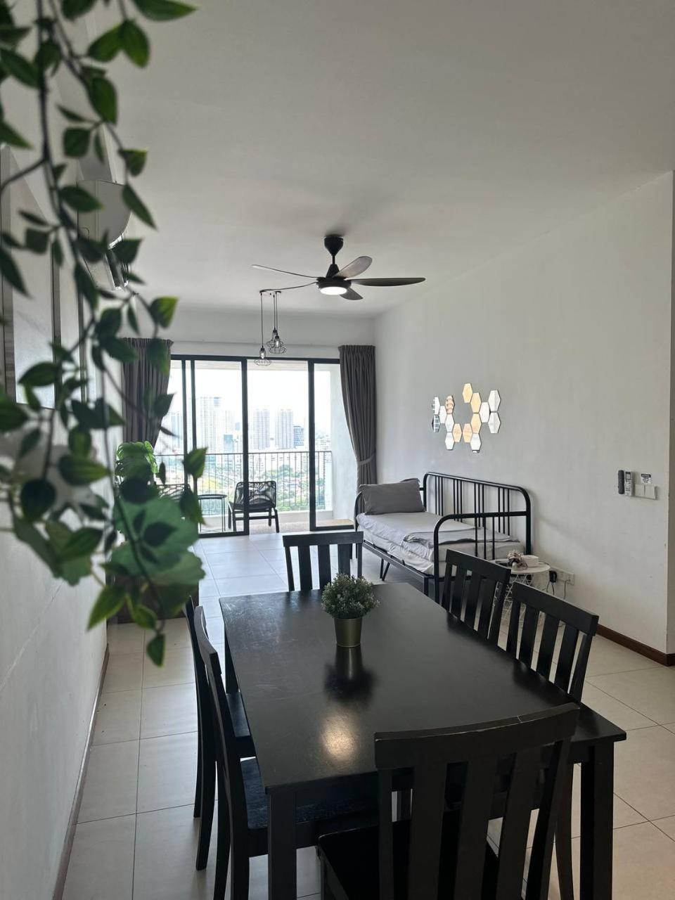 The Landmark Comfort Relax Spacious Sea View By Iz Tanjung Tokong Exterior photo
